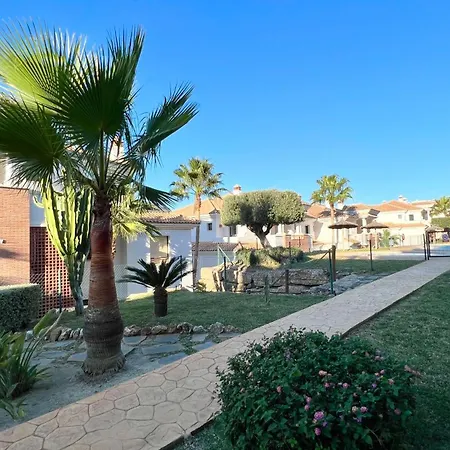 Moderno Con Jardin - Golf Y Playa